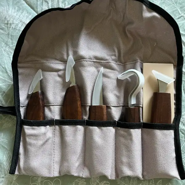 CarveKind 8-Piece Wood Carving Kit photographed by V***a, a verified buyer (US)