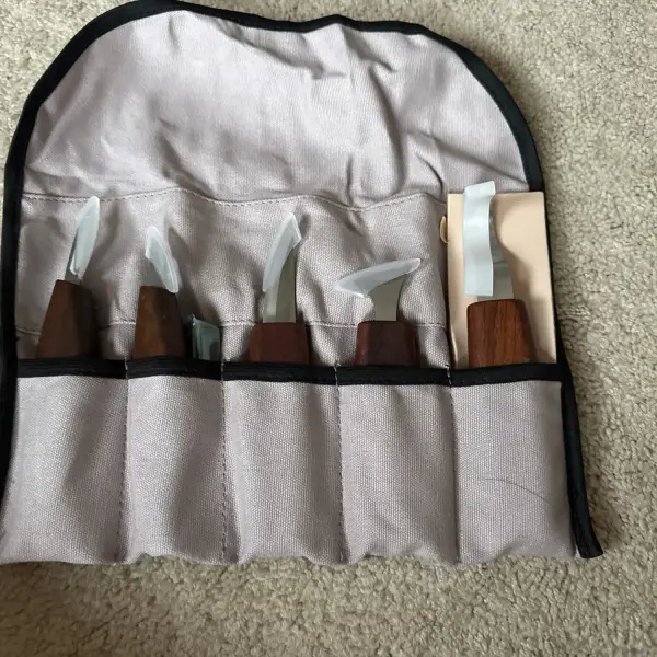 CarveKind 8-Piece Wood Carving Kit photographed by B***l, a verified buyer (CA)