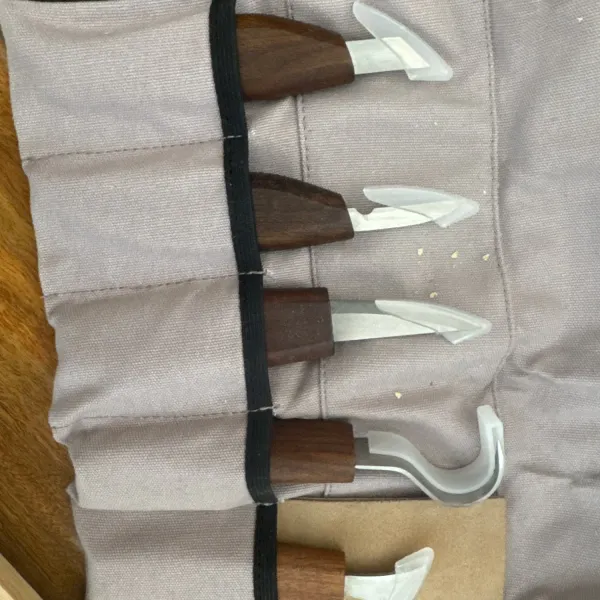 CarveKind 8-Piece Wood Carving Kit photographed by g***r, a verified buyer (AU)